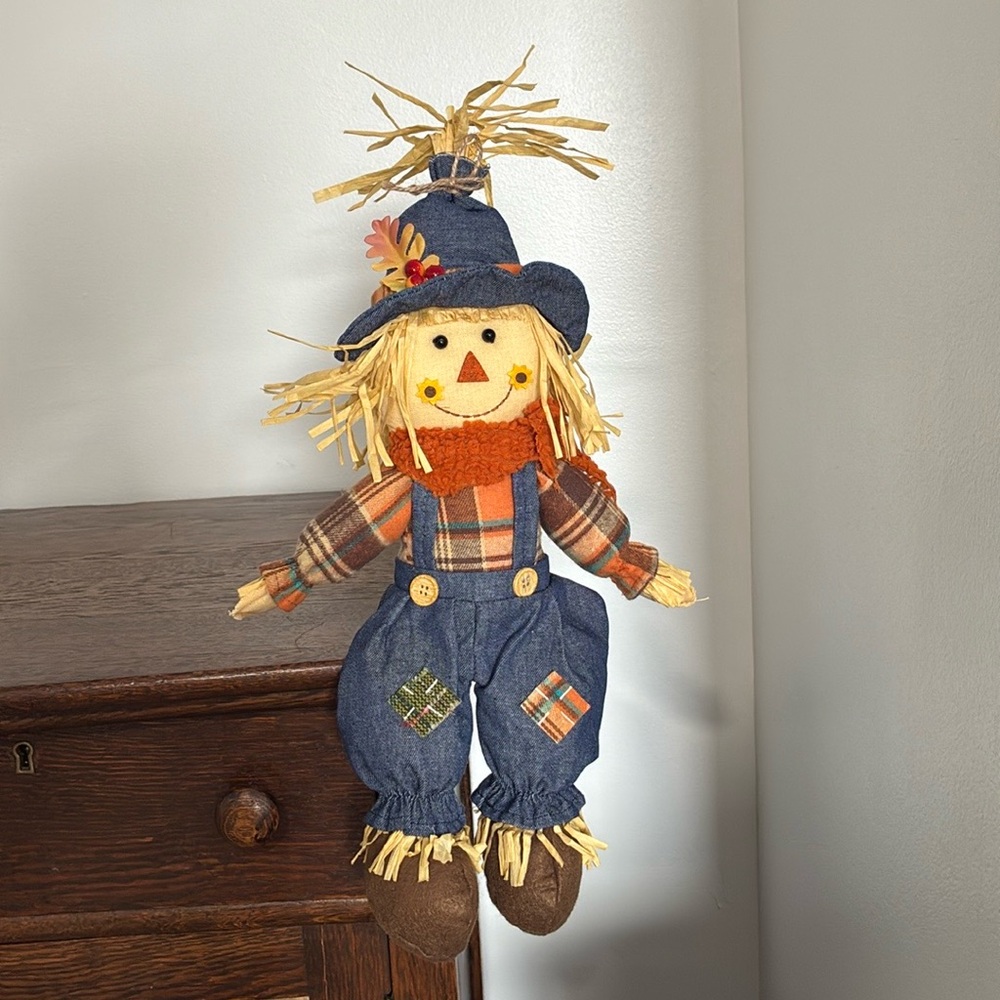 NWT- 12-1/2” Fall Harvest Scarecrow Sitter Decoration - Picture 12 of 17
